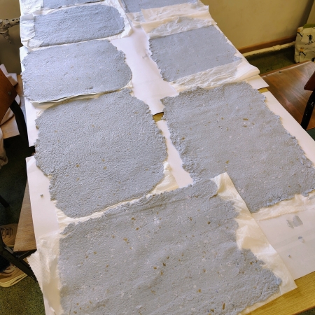 Czerpanie papieru na zajęciach technicznych 
